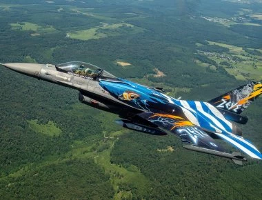Το ακροβατικό F-16 ΖΕΥΣ σε ελιγμούς επίδειξης που κόβουν την ανάσα (βίντεο)